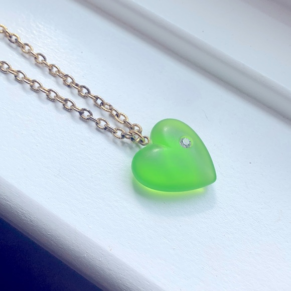 Jewelry - 💚 Vintage Green Heart Necklace 💚
